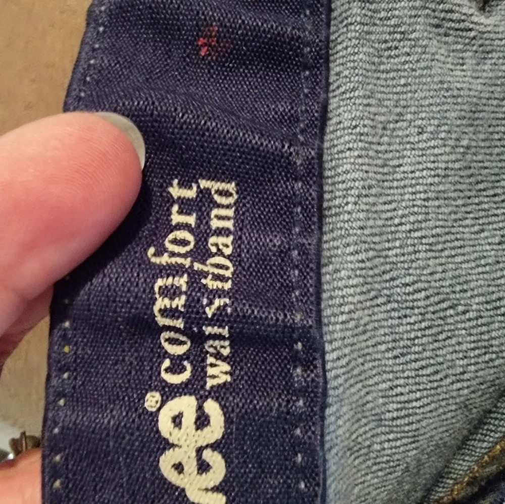 Lee Comfort Waistband Blue Jeans, Size 4 Average
